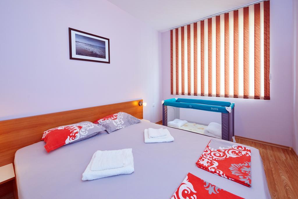 Apartments Dimitrovi Pomorie Eksteriør billede