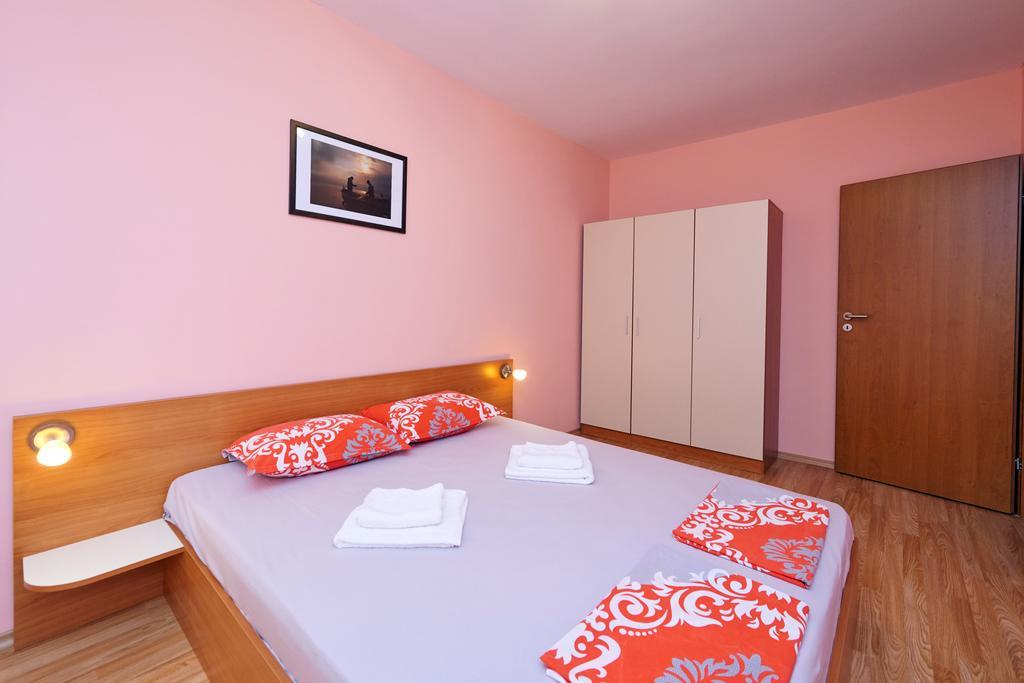 Apartments Dimitrovi Pomorie Eksteriør billede